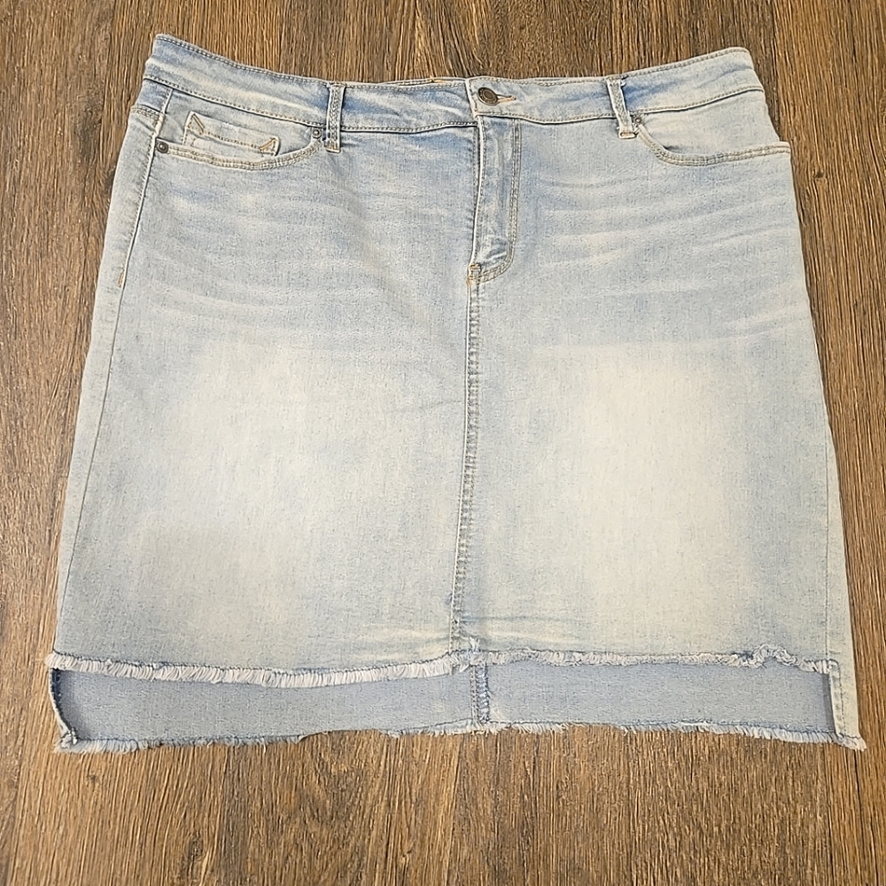 Black Daisy Blue Jean Skirt Women’s Size 15 | Denim Casual Skirt with Pockets